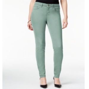 NWT Style & Co. Tummy Control Mystic Aqua Curvy Fit Skinny Leg Jeans